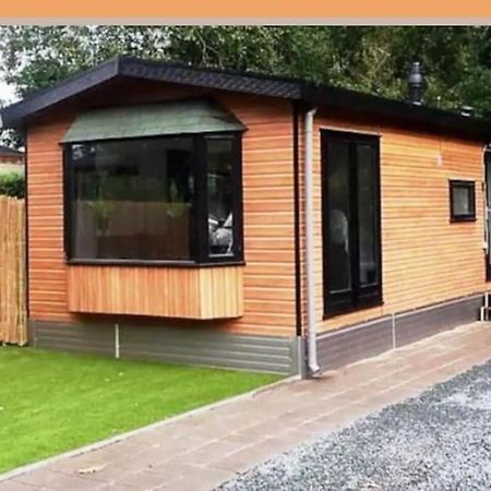 Het Eikenhuisje In Putten; Huisje Op De Veluwe. Bagian luar foto