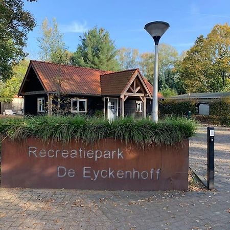 Het Eikenhuisje In Putten; Huisje Op De Veluwe. Bagian luar foto
