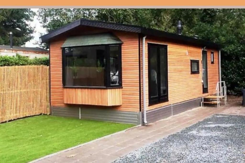 Het Eikenhuisje In Putten; Huisje Op De Veluwe. Bagian luar foto